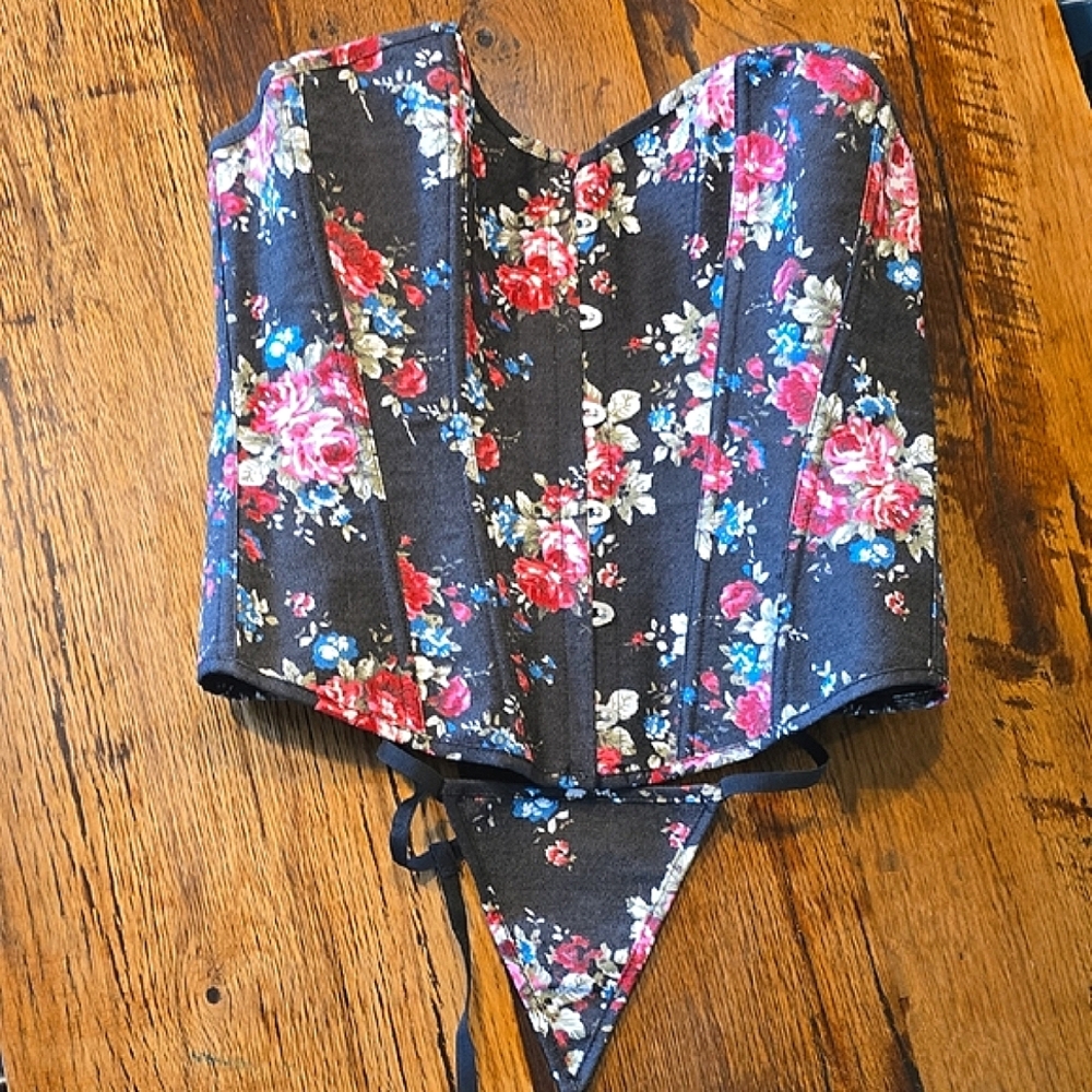 NWT Floral Adjustable Corset And Thong XL